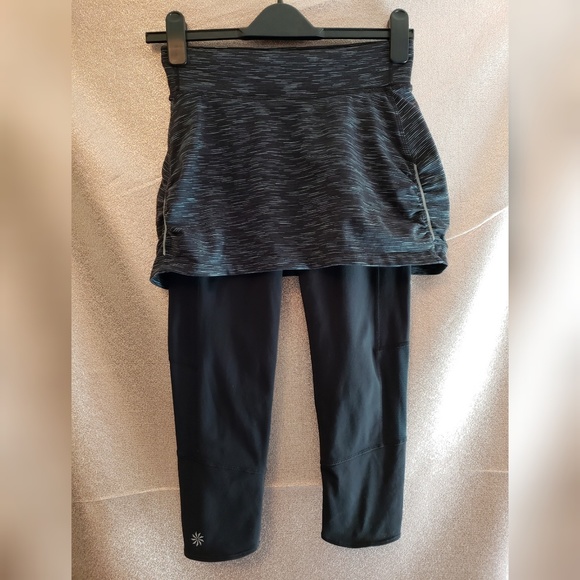 Athleta Pants - Athleta 2 in 1 Skirted Capri Legging Tights XS